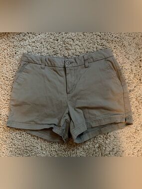 Magellan Outdoors Women's Khaki/Taupe Chino Shorts